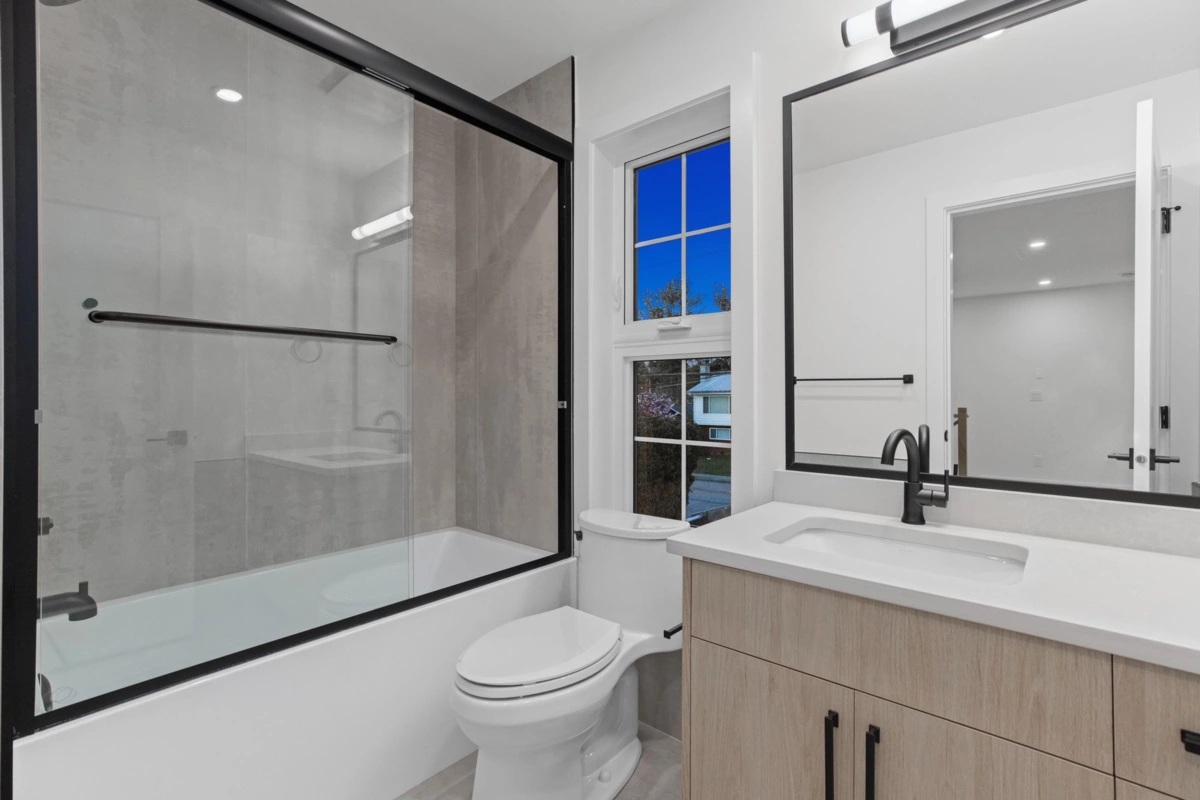 Hallway Photo of 4527 46a Street, Ladner, BC