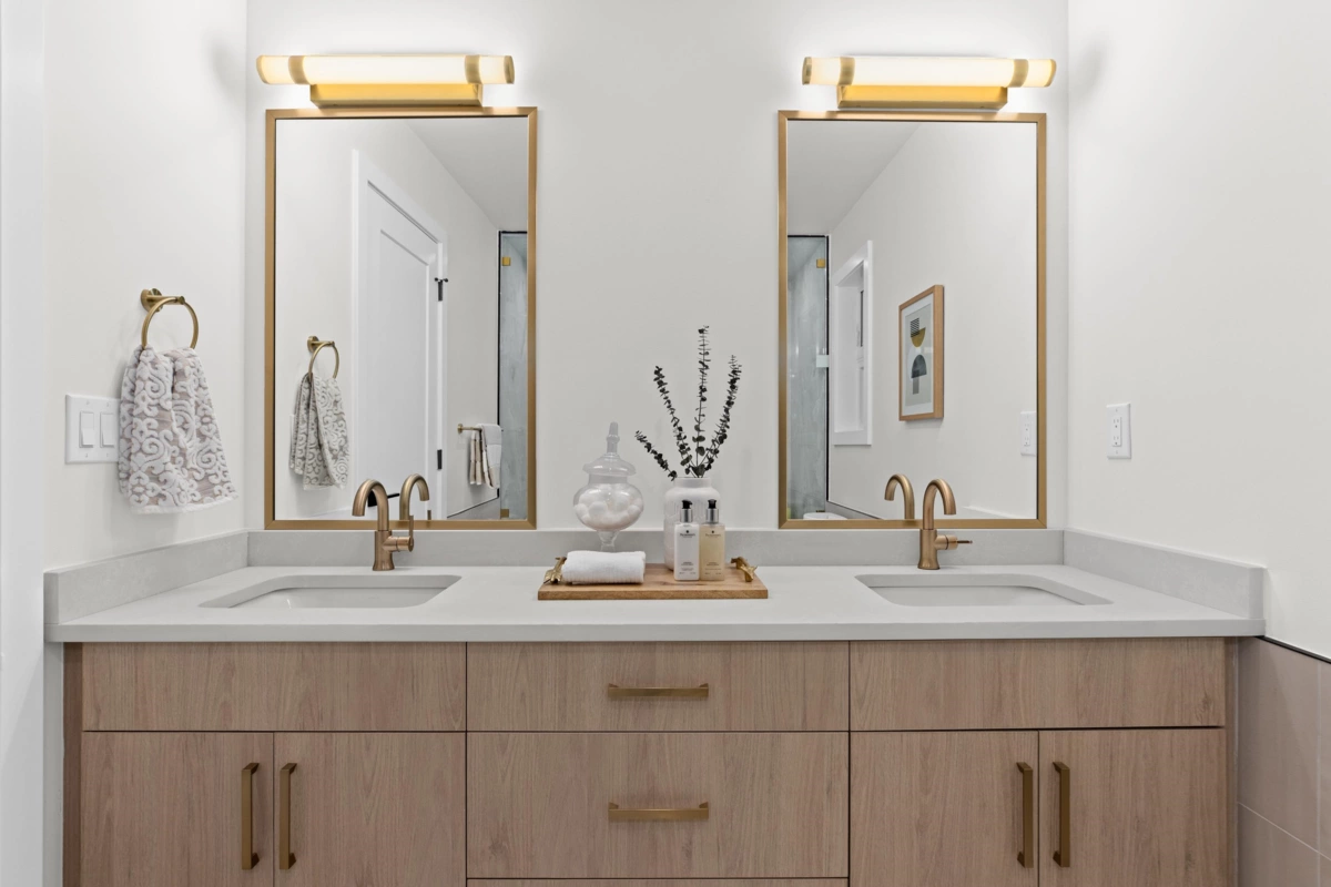 Laundry Room Photo of 4527 46a Street, Ladner, BC