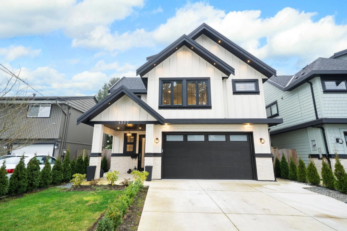 Living Room Photo of 4527 46a Street, Ladner, BC