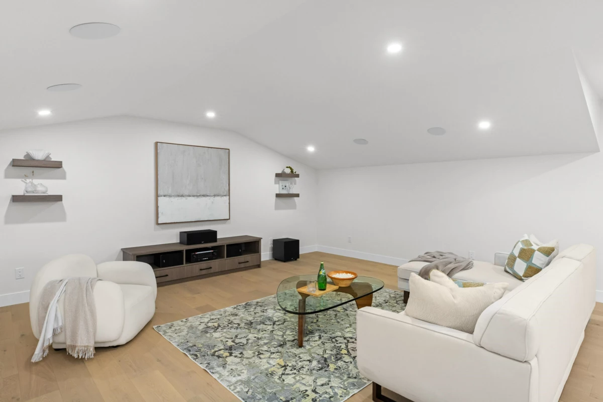 Swimming Pool Photo of 4527 46a Street, Ladner, BC