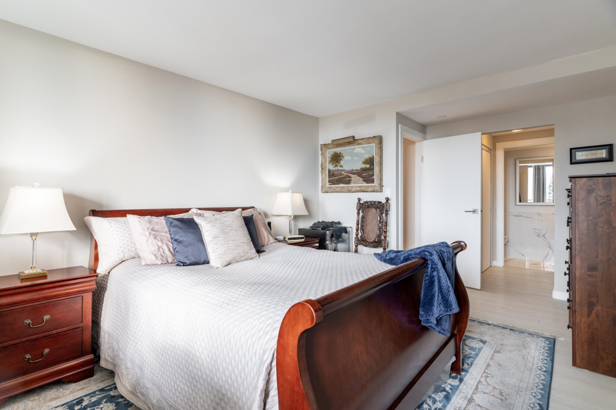 Bedroom 2 Photo of 405 1480 Foster Street, White Rock, BC