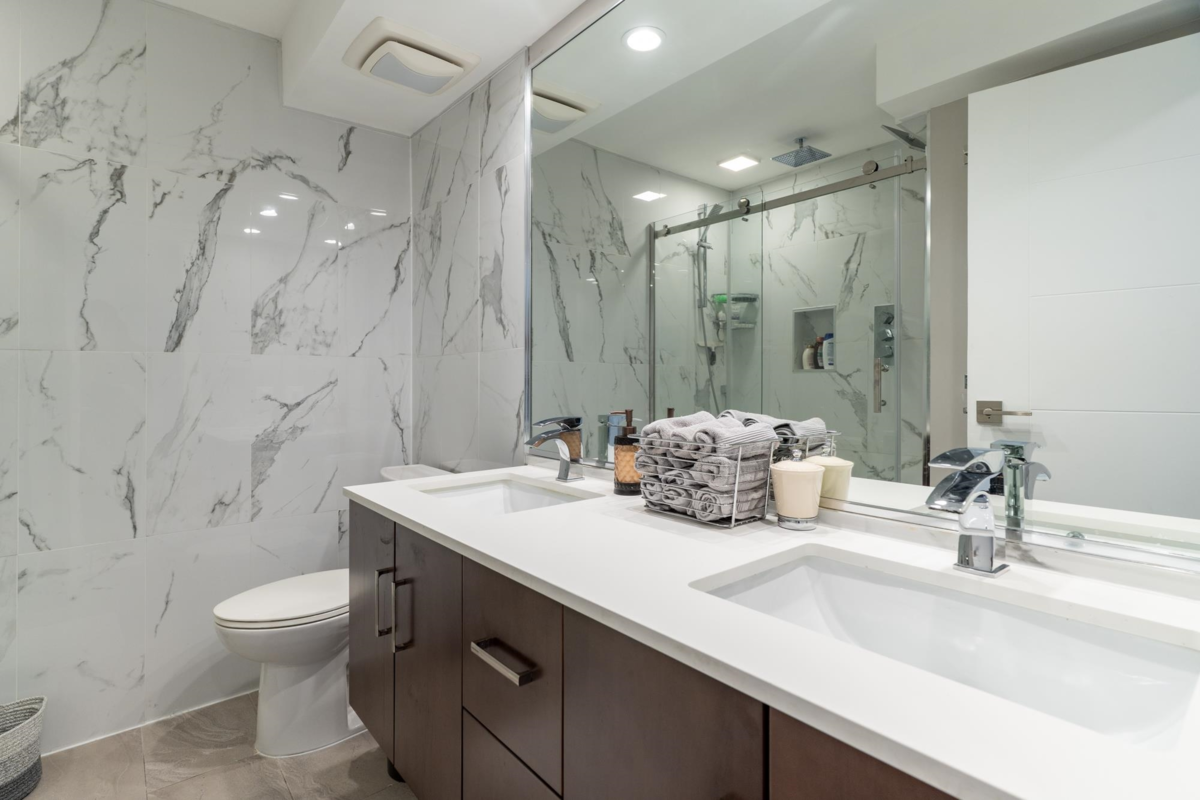 Bedroom 4 Photo of 405 1480 Foster Street, White Rock, BC