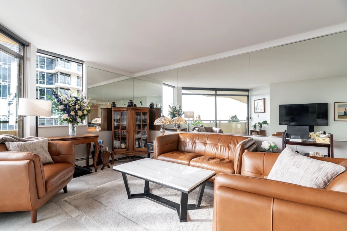 Primary Bathroom Photo of 405 1480 Foster Street, White Rock, BC