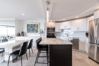 Kitchen Photo of 405 1480 Foster Street, White Rock, BC