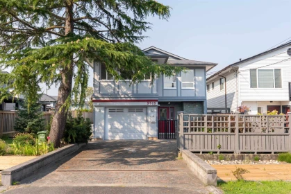 Front Yard Photo of 3515 Richmond Street, Richmond, BC