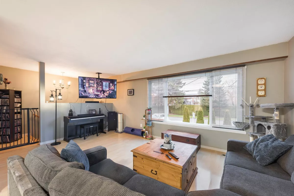 Family Room Photo of 10283 Kent Road, Chilliwack, BC