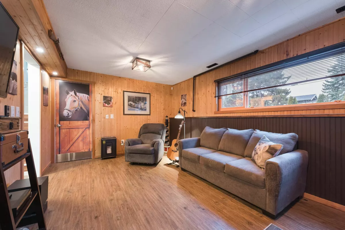 Powder Room Photo of 10283 Kent Road, Chilliwack, BC