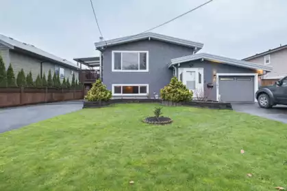 Living Room Photo of 10283 Kent Road, Chilliwack, BC