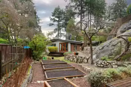 Outdoor Patio Photo of 5817 Eagle Island, West Vancouver, BC