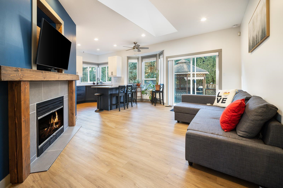 Breakfast Nook Photo of 1020 Windsor Place, Squamish, BC