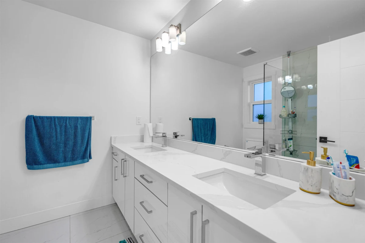 Basement Recreation Room Photo of 13963 60 Avenue, Surrey, BC