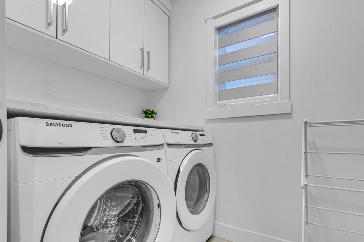 Hallway Photo of 13963 60 Avenue, Surrey, BC