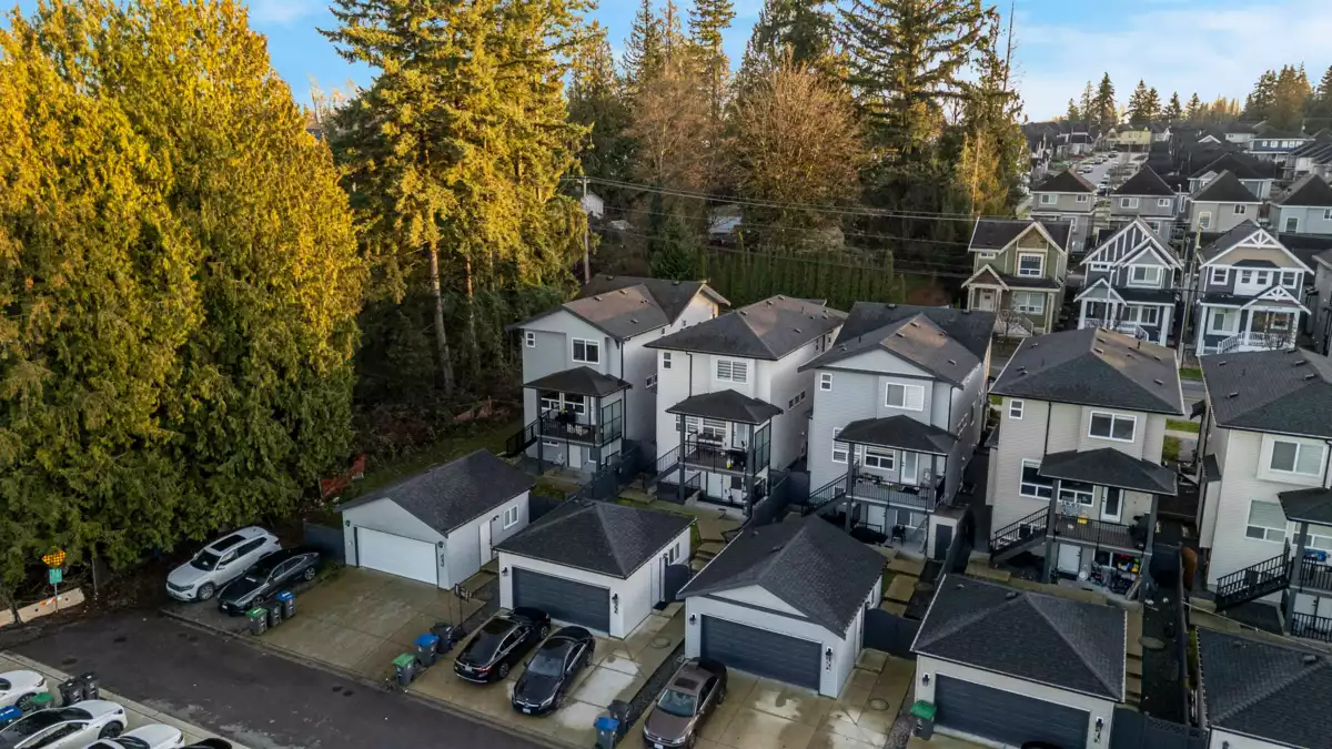 Outdoor Kitchen Photo of 13963 60 Avenue, Surrey, BC