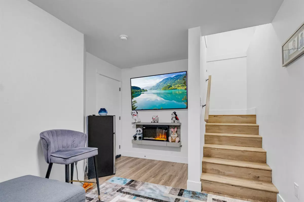 Staircase Photo of 13963 60 Avenue, Surrey, BC