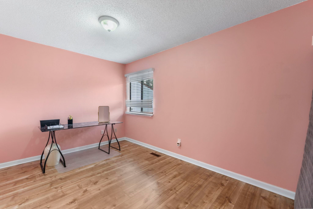 Garden / Landscaping Photo of 1241 Nestor Street, Coquitlam, BC