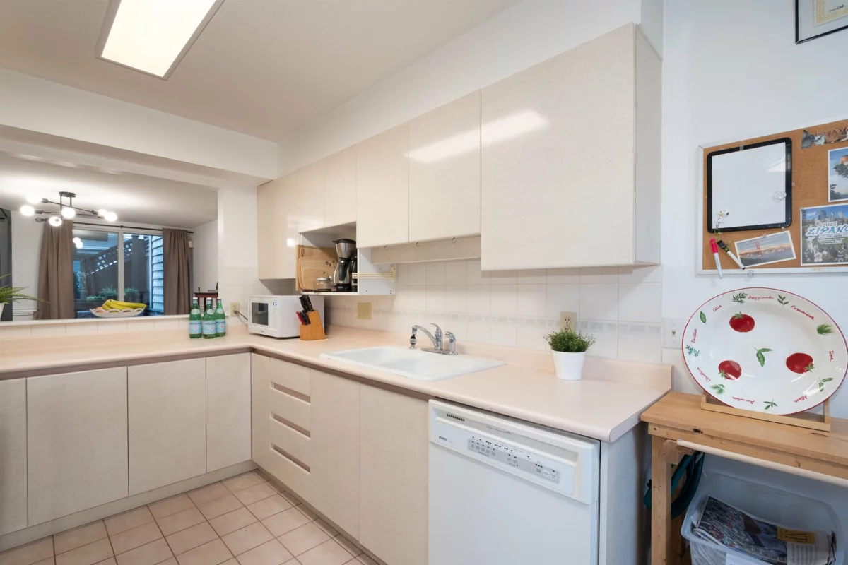 Bedroom 3 Photo of 10 815 Tobruck Avenue, North Vancouver, BC