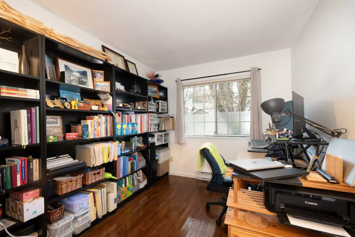 Garage Interior Photo of 10 815 Tobruck Avenue, North Vancouver, BC