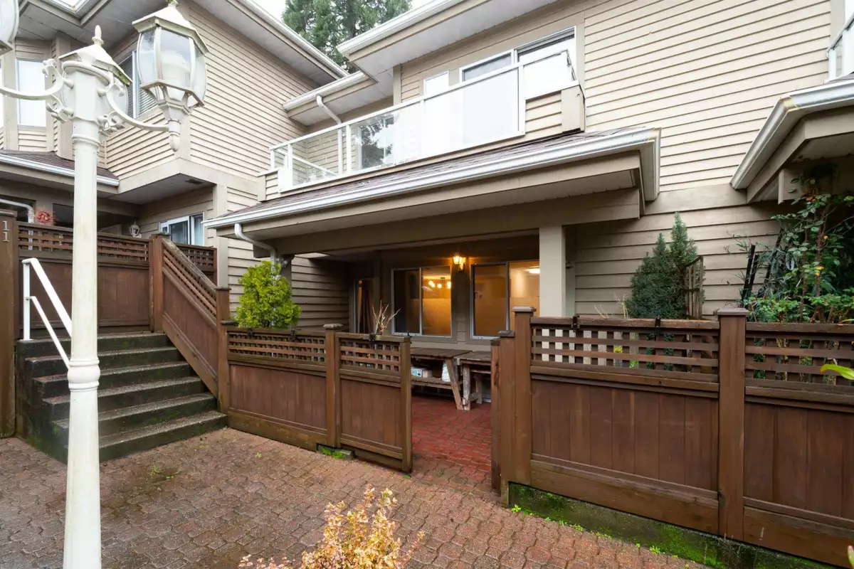 Hot Tub / Spa Photo of 10 815 Tobruck Avenue, North Vancouver, BC