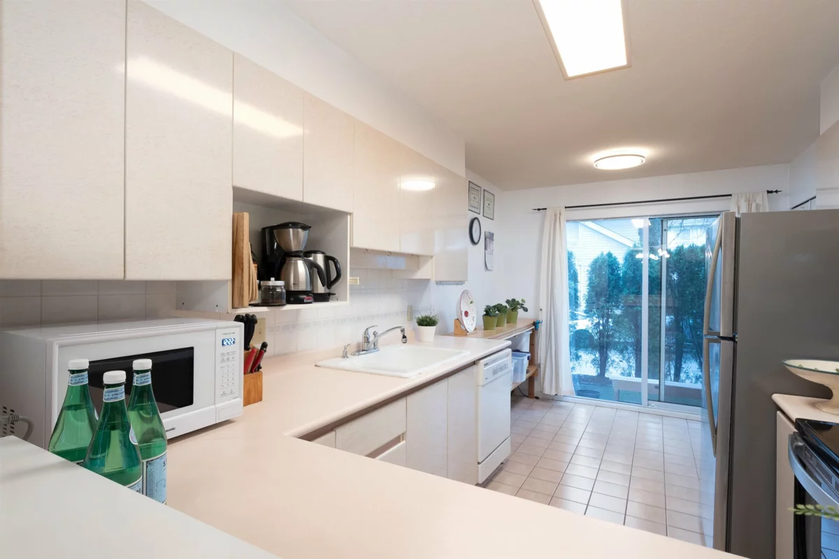 Powder Room Photo of 10 815 Tobruck Avenue, North Vancouver, BC