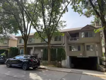 10 815 Tobruck Avenue, North Vancouver, BC, North Vancouver — 3 bed townhouse for sale