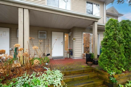 Swimming Pool Photo of 10 815 Tobruck Avenue, North Vancouver, BC