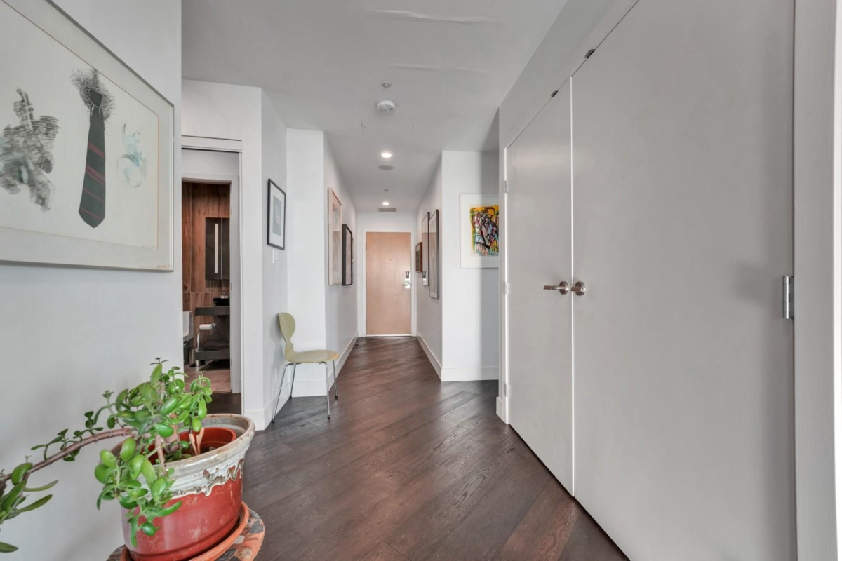 Dining Area Photo of 2106 989 Nelson Street, Vancouver, BC
