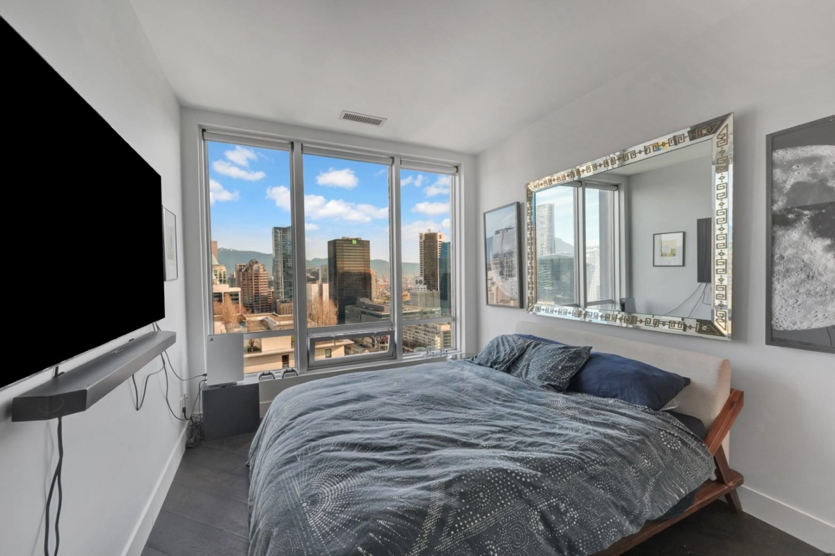 Garden / Landscaping Photo of 2106 989 Nelson Street, Vancouver, BC