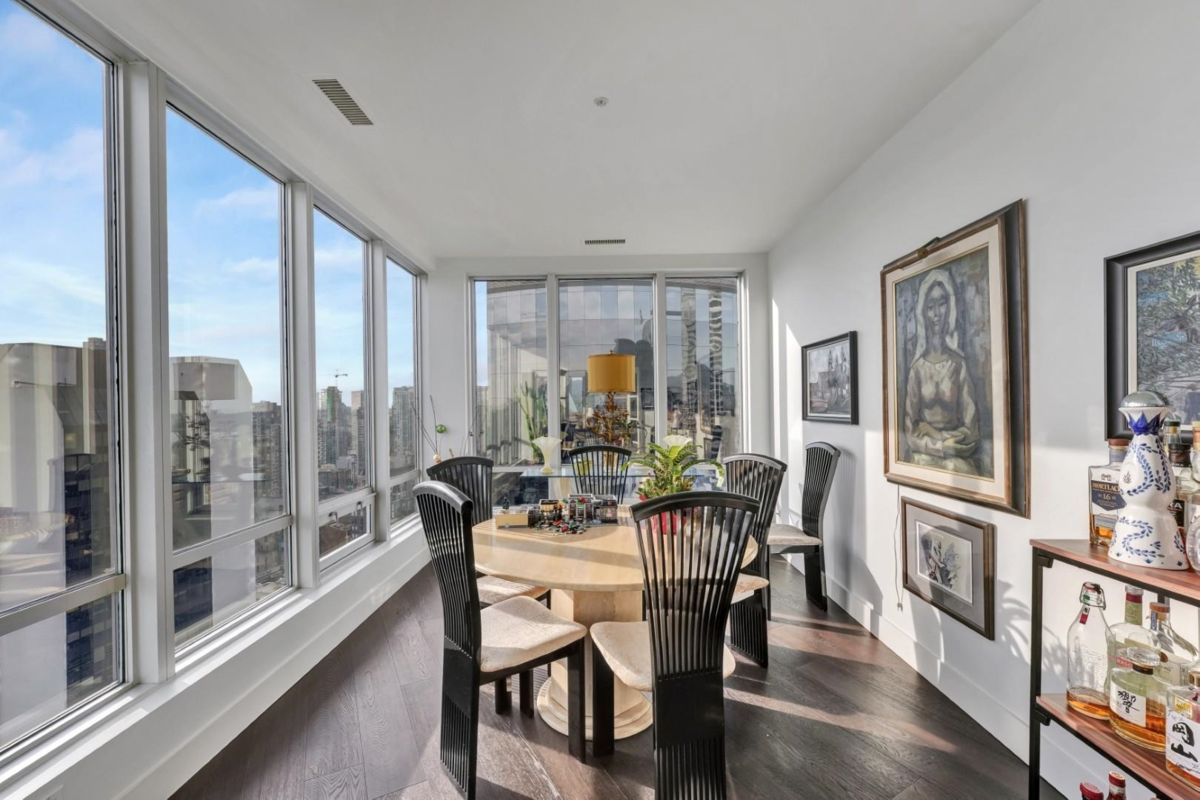 Guest Bathroom Photo of 2106 989 Nelson Street, Vancouver, BC