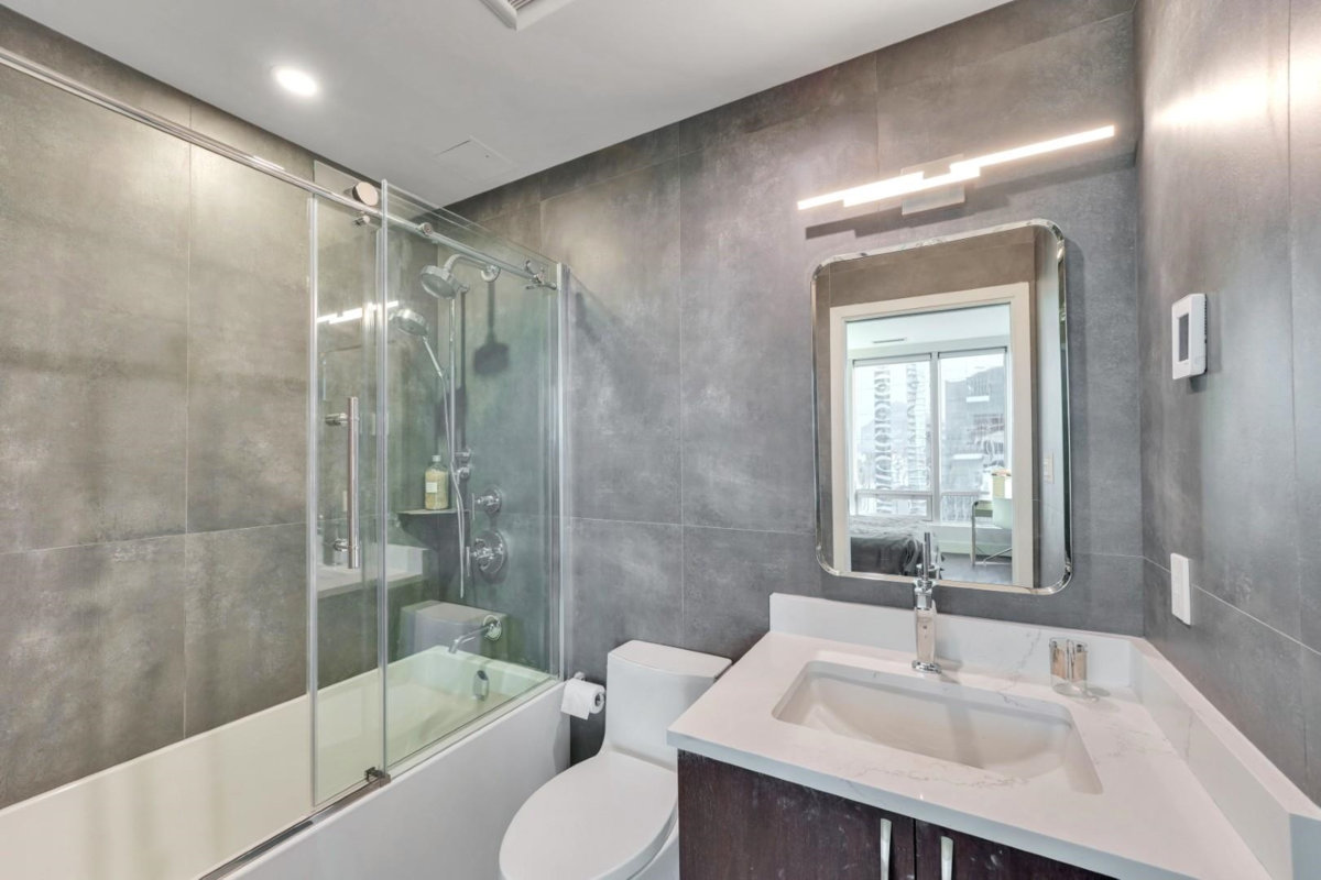 Mudroom Photo of 2106 989 Nelson Street, Vancouver, BC