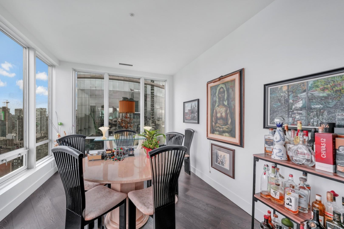 Powder Room Photo of 2106 989 Nelson Street, Vancouver, BC