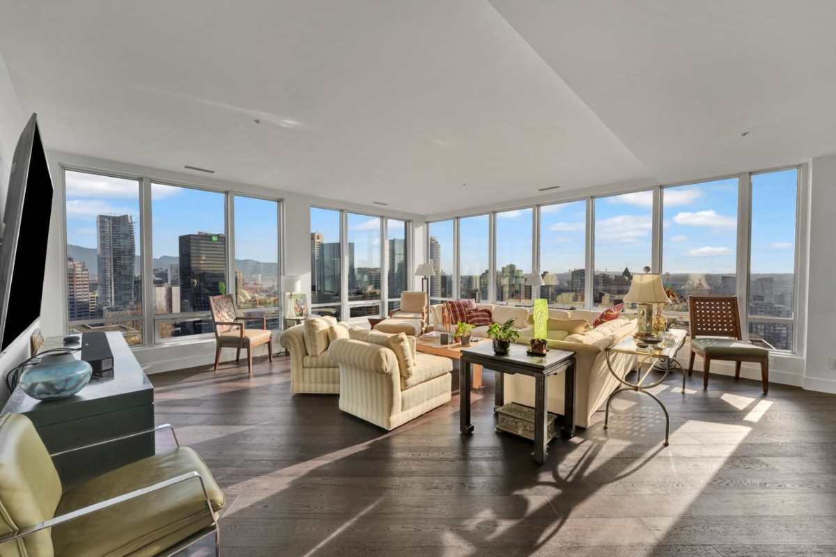 Primary Bathroom Photo of 2106 989 Nelson Street, Vancouver, BC