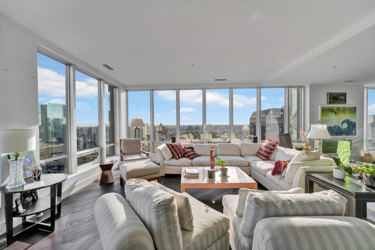 Primary Bedroom Photo of 2106 989 Nelson Street, Vancouver, BC