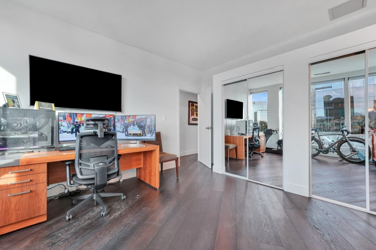 Staircase Photo of 2106 989 Nelson Street, Vancouver, BC