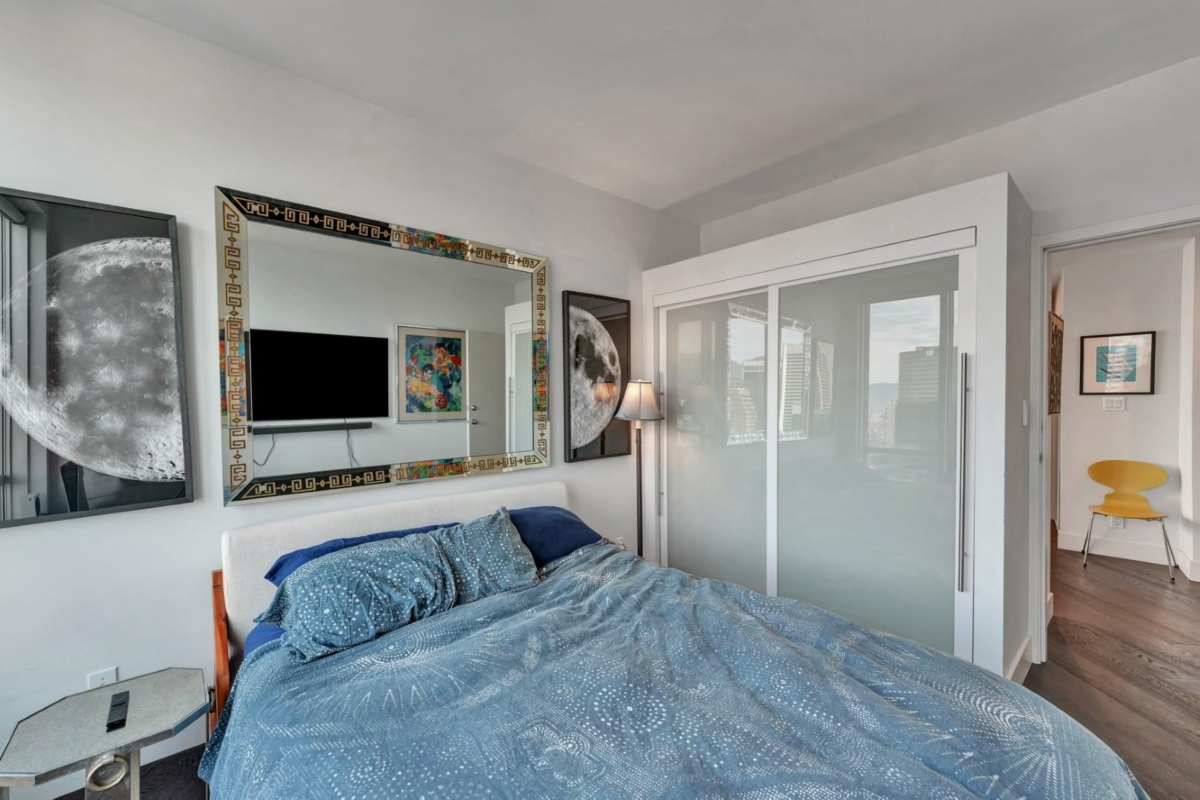 Swimming Pool Photo of 2106 989 Nelson Street, Vancouver, BC