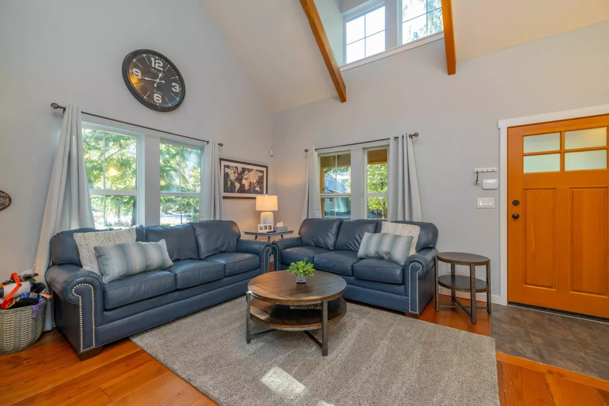 Kitchen Photo of 1818 Tree House Trail, Lindell Beach, BC