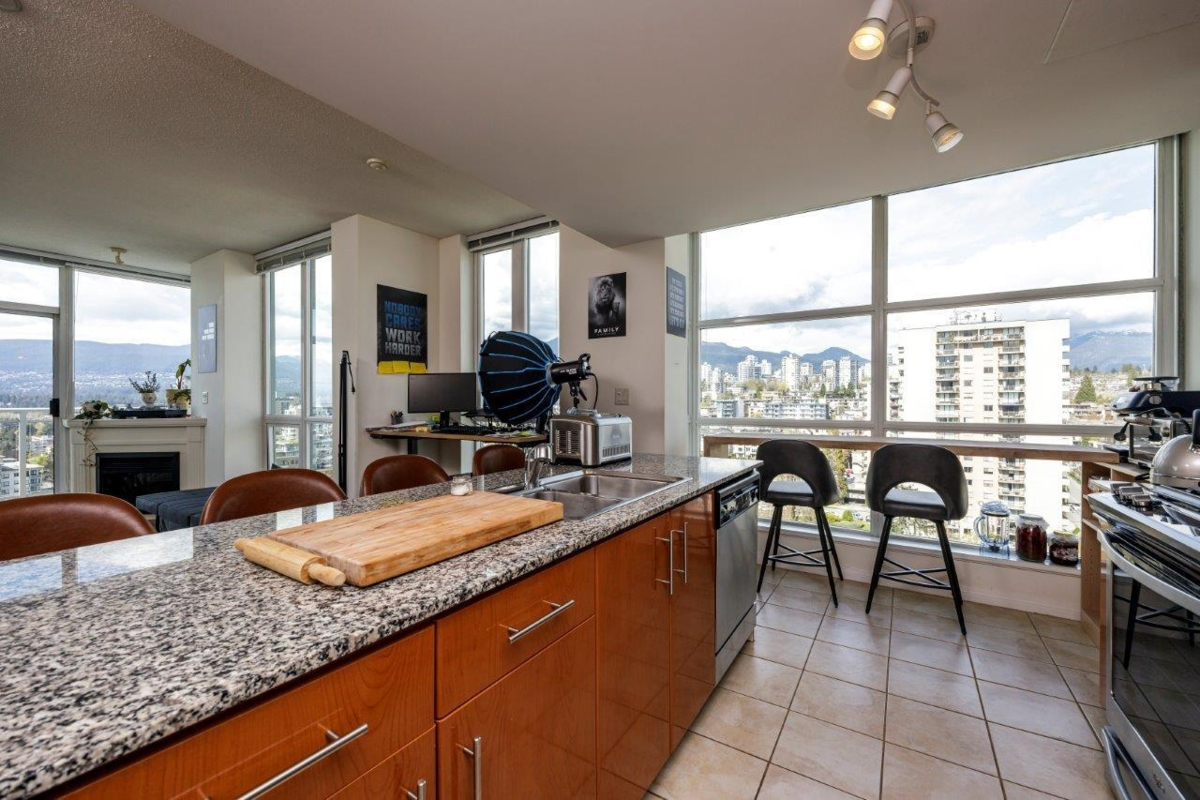 Breakfast Nook Photo of 2107 188 E Esplanade, North Vancouver, BC