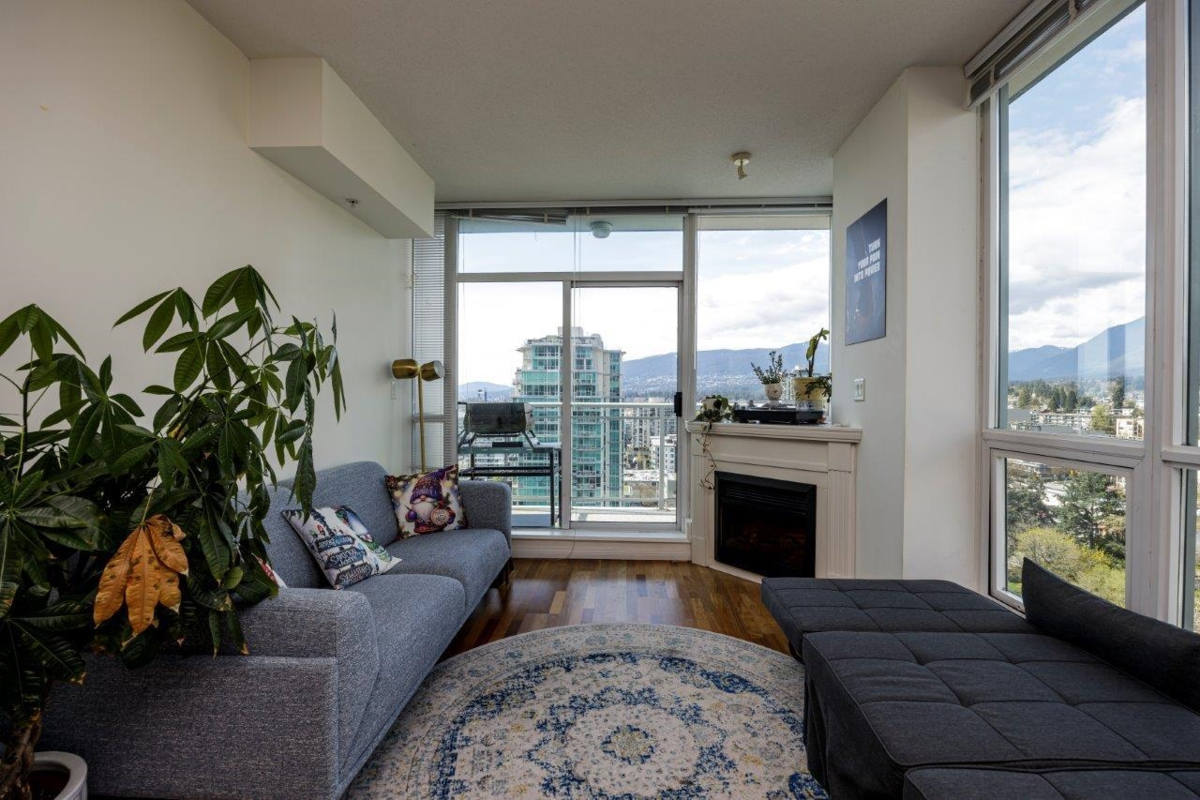 Office / Den Photo of 2107 188 E Esplanade, North Vancouver, BC