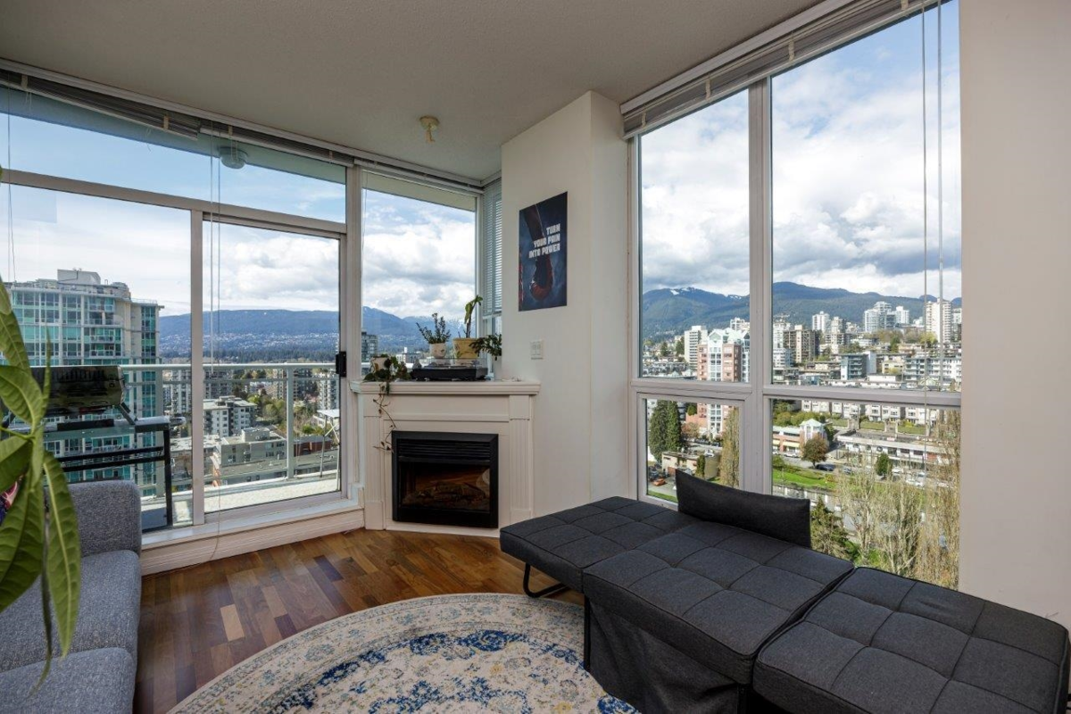 Powder Room Photo of 2107 188 E Esplanade, North Vancouver, BC