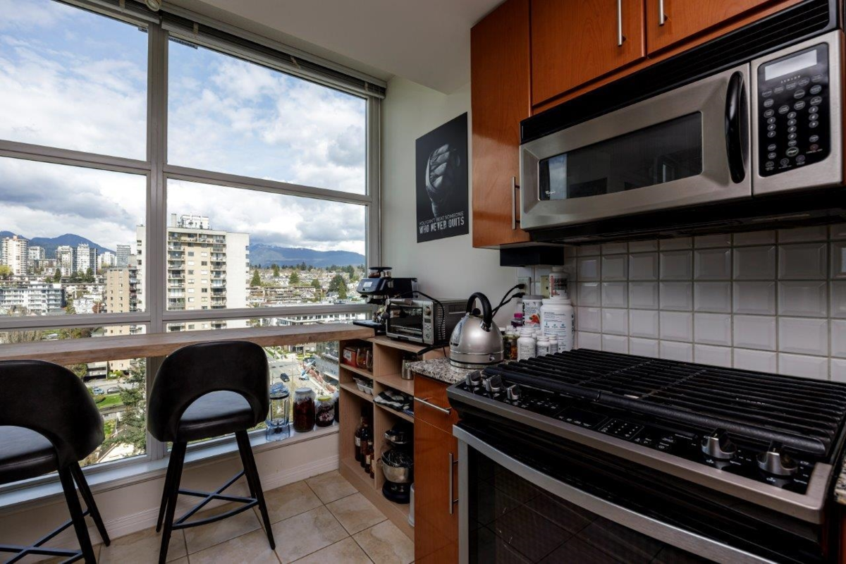 Primary Bathroom Photo of 2107 188 E Esplanade, North Vancouver, BC