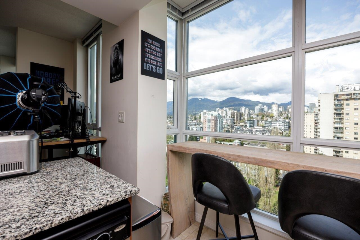 Walk-In Closet Photo of 2107 188 E Esplanade, North Vancouver, BC