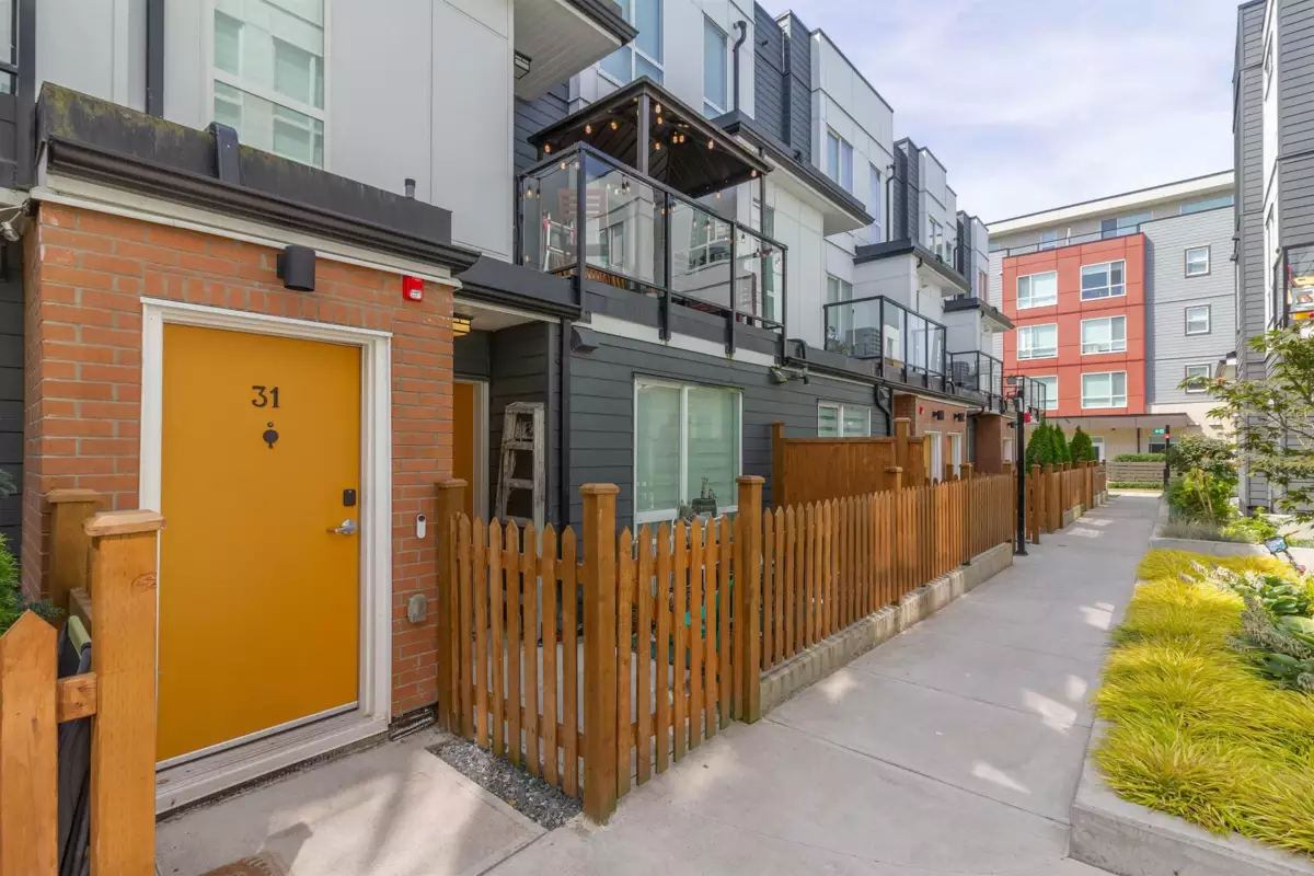 Front Yard Photo of 31 18855 72 Avenue, Surrey, BC