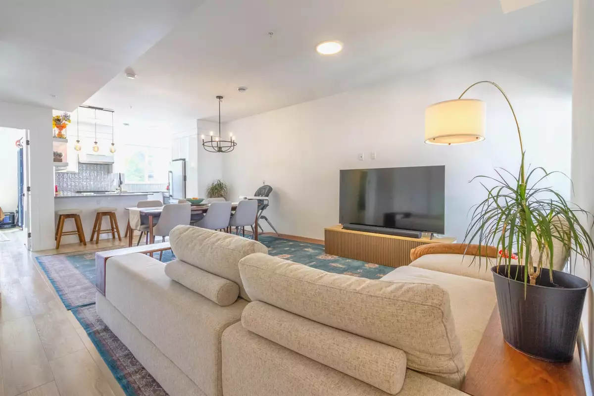 Living Room Photo of 31 18855 72 Avenue, Surrey, BC