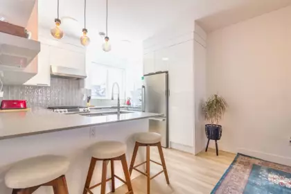 Kitchen Photo of 31 18855 72 Avenue, Surrey, BC