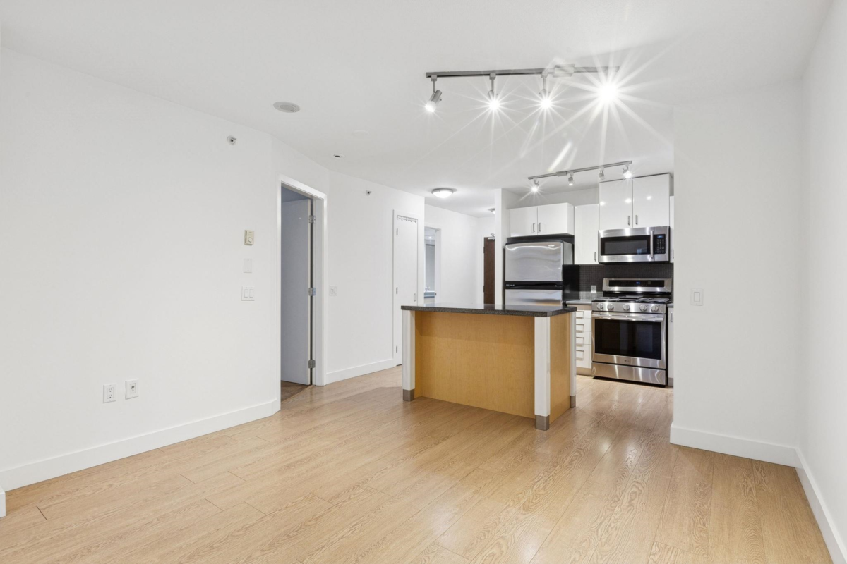 Kitchen Photo of 104 175 W 1st Street, North Vancouver, BC