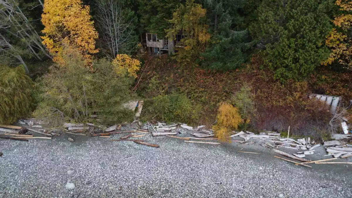 Dining Area Photo of 8131 Redrooffs Road, Halfmoon Bay, BC