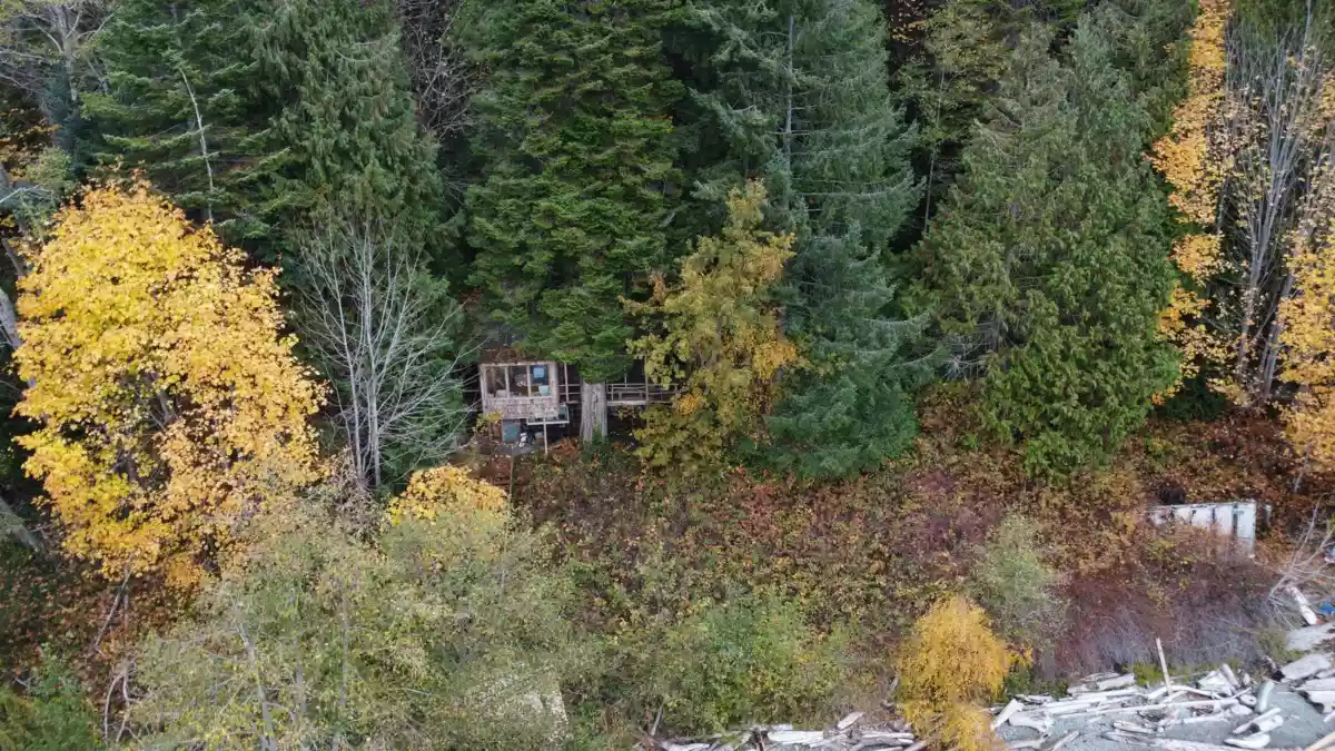 Guest Bathroom Photo of 8131 Redrooffs Road, Halfmoon Bay, BC