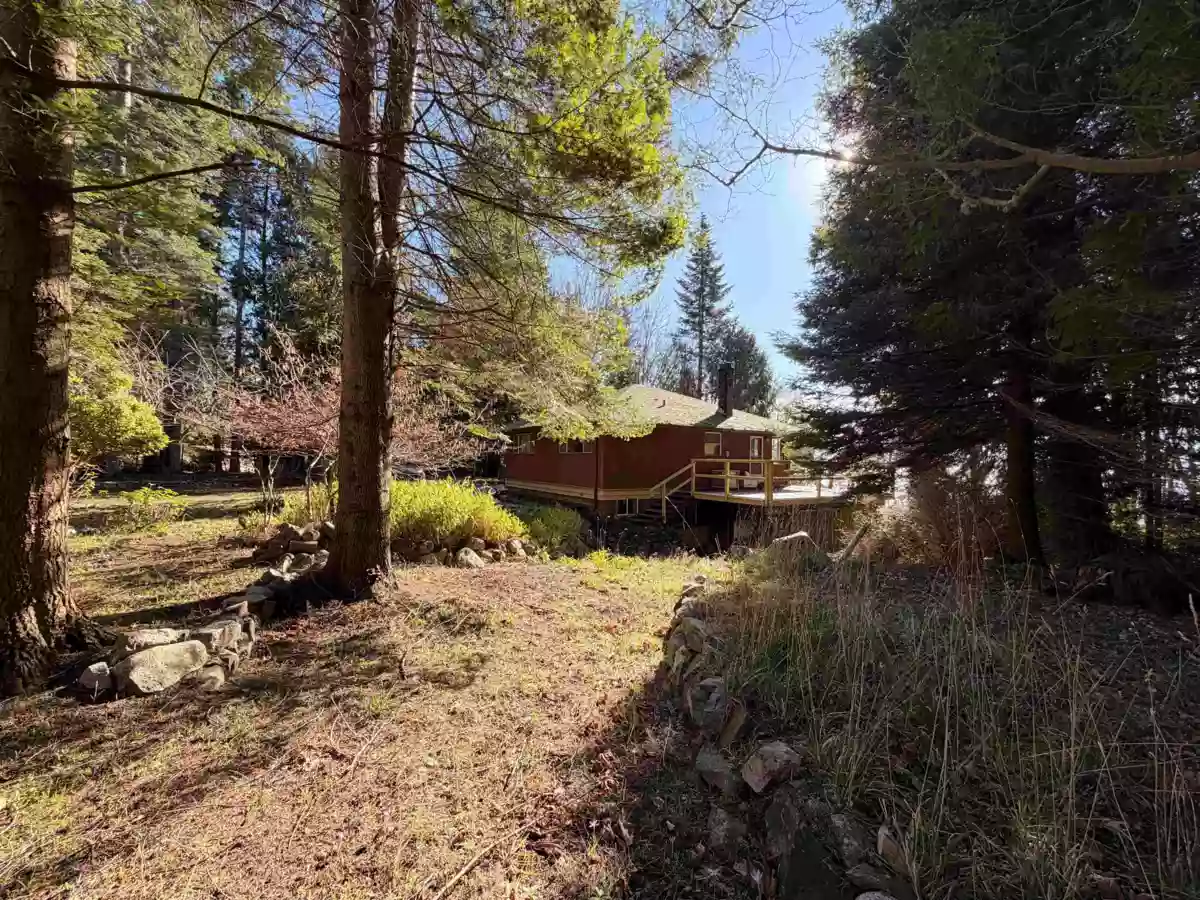 Primary Bathroom Photo of 8131 Redrooffs Road, Halfmoon Bay, BC