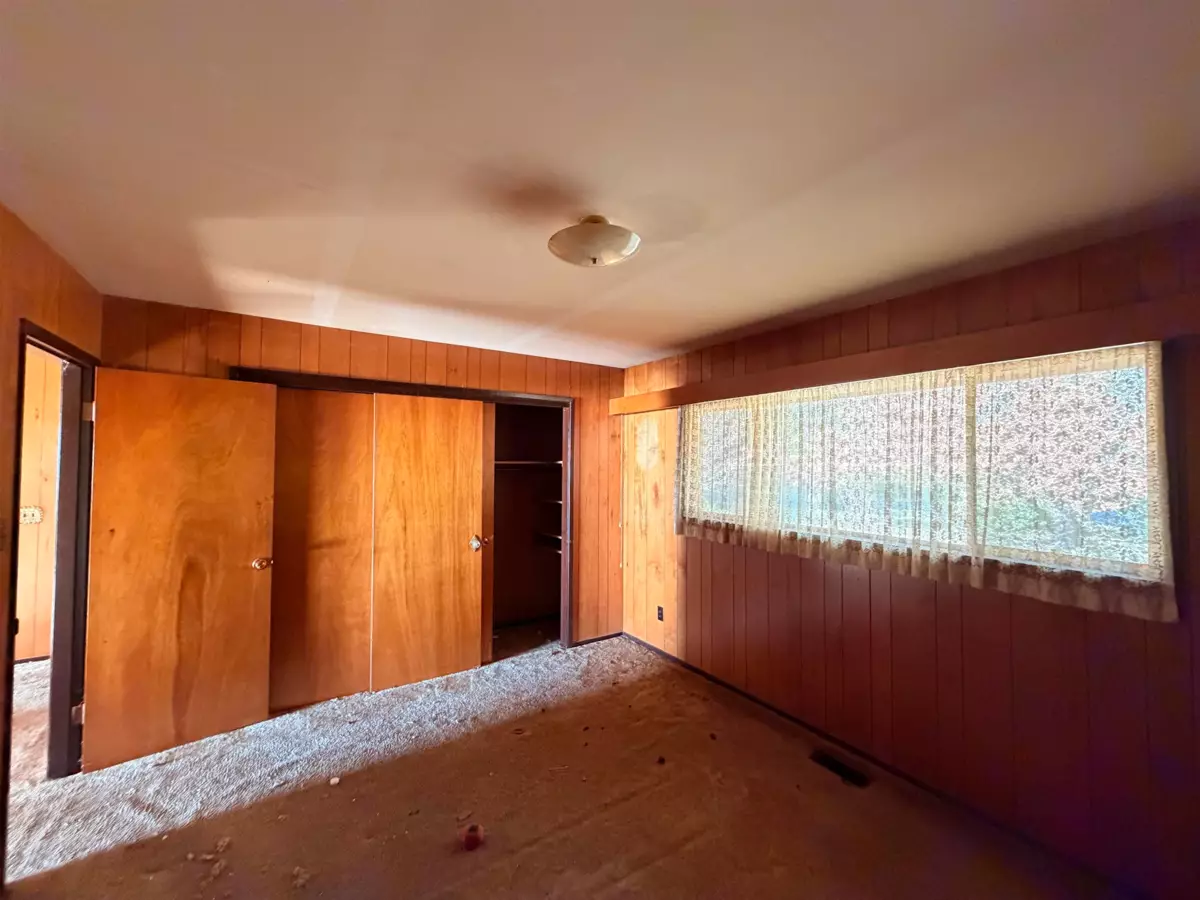 Primary Bedroom Photo of 8131 Redrooffs Road, Halfmoon Bay, BC