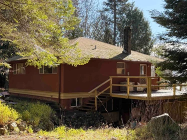 Breakfast Nook Photo of 8131 Redrooffs Road, Halfmoon Bay, BC