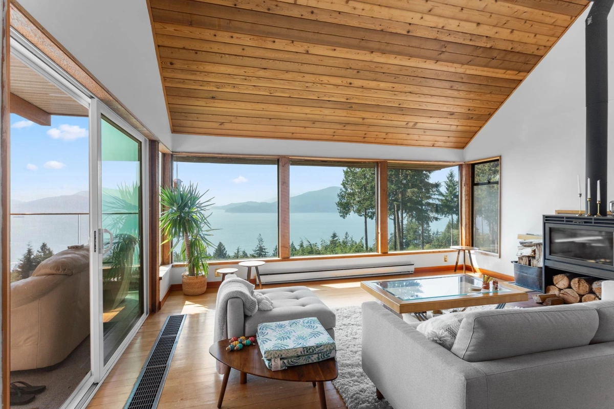 Exterior Front Photo of 270 Mountain Drive, Lions Bay, BC